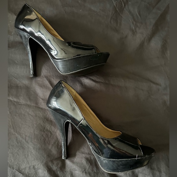 Patent Leather Kenneth Cole Reaction Platform Heels, Black size 8.5 - Picture 5 of 7